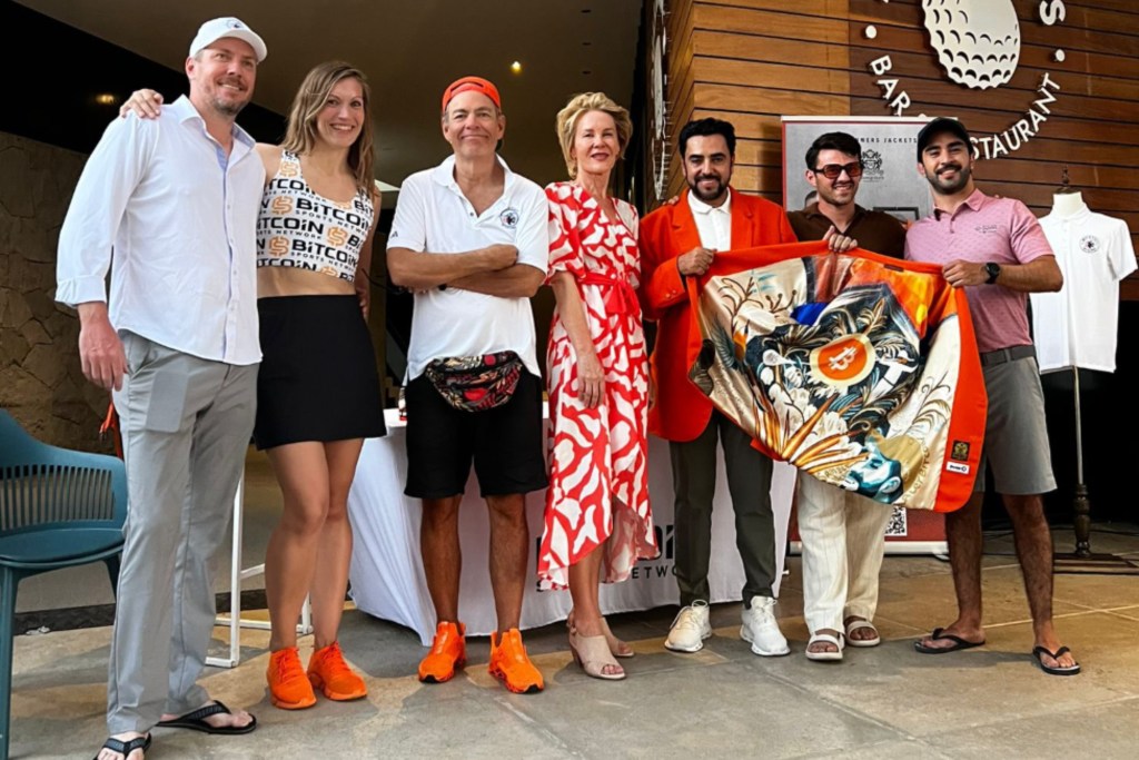 max-&-stacy-bitcoin-golf-6